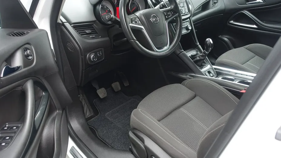 OPEL Zafira -