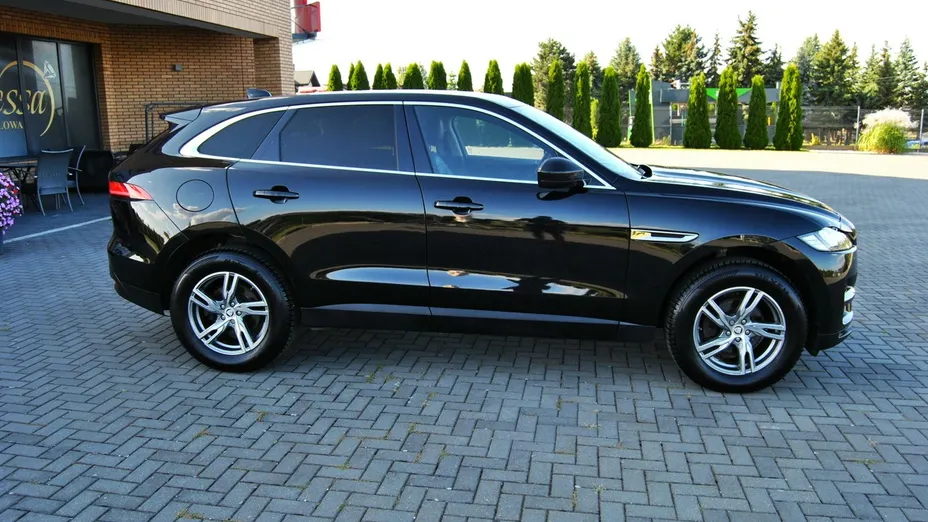 JAGUAR F-Pace -