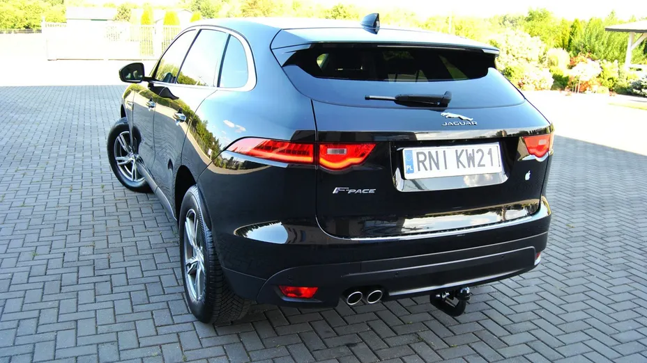 JAGUAR F-Pace -