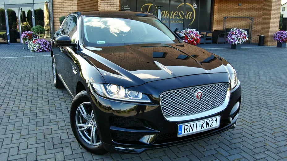 JAGUAR F-Pace -
