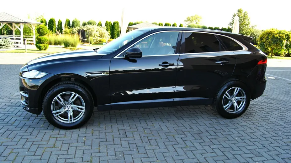 JAGUAR F-Pace -
