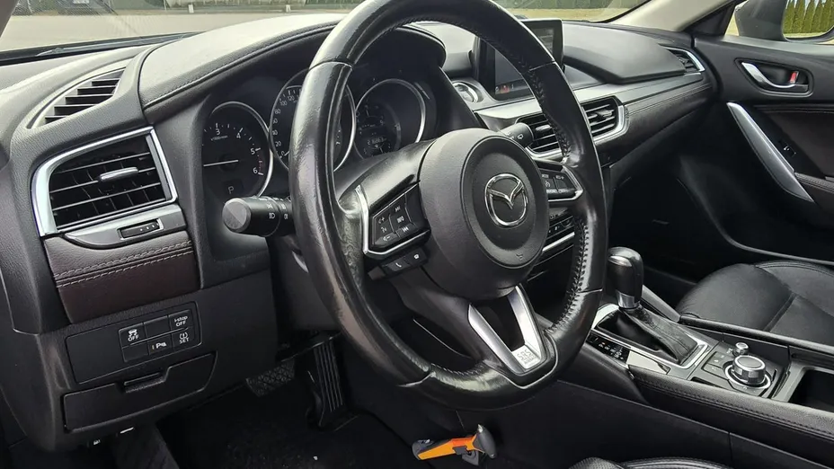 MAZDA 6 -