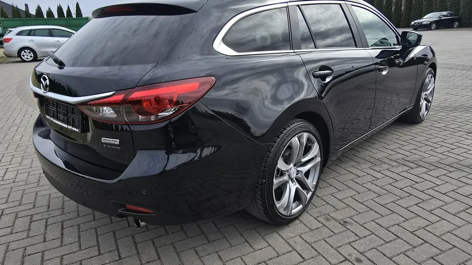 MAZDA 6 -