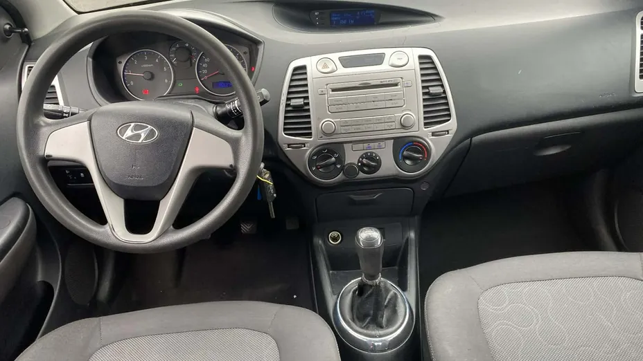 HYUNDAI i20 -