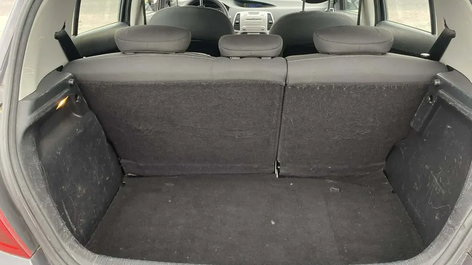 HYUNDAI i20 -