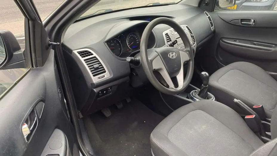 HYUNDAI i20 -
