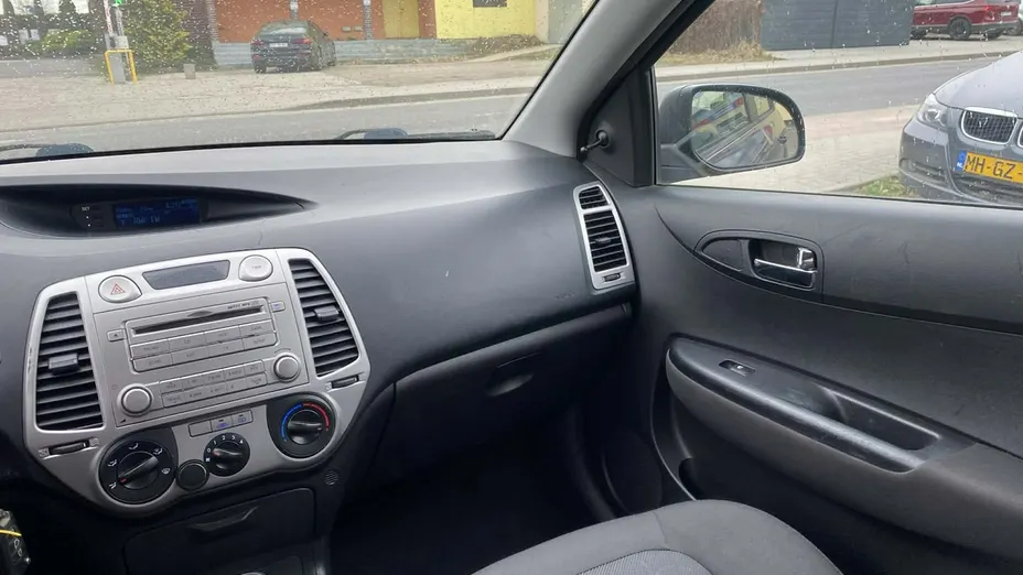 HYUNDAI i20 -
