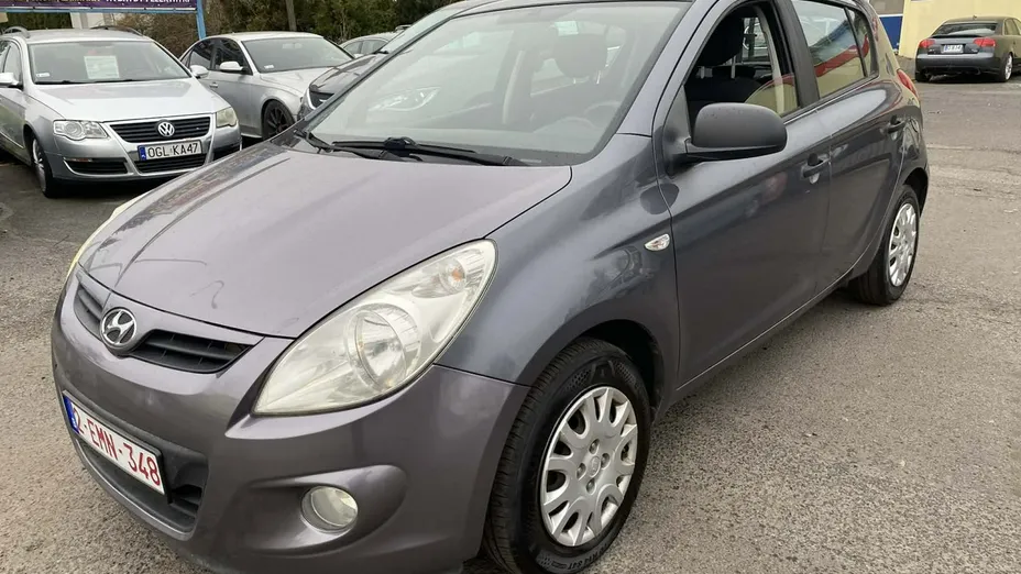 HYUNDAI i20 -
