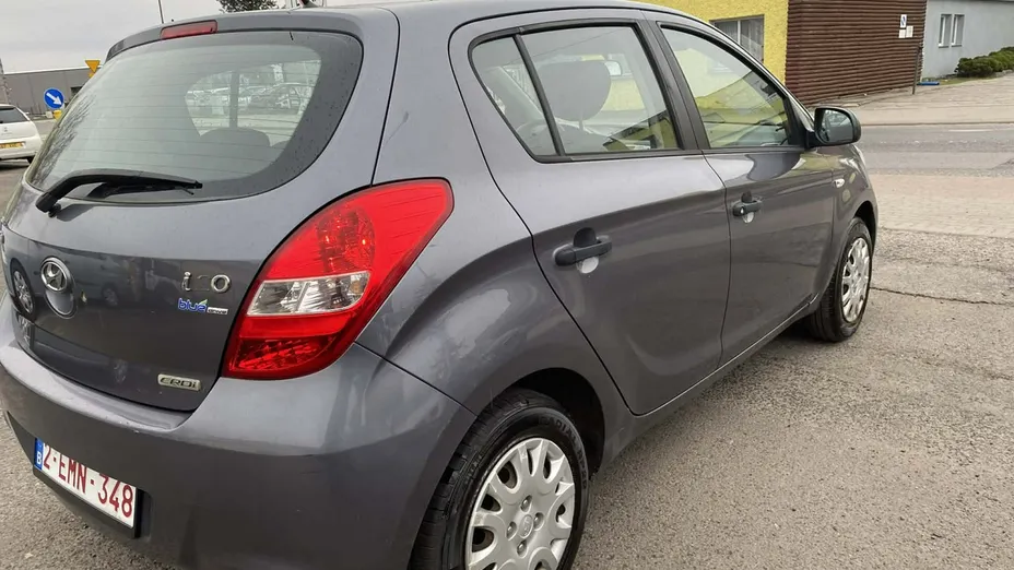 HYUNDAI i20 -