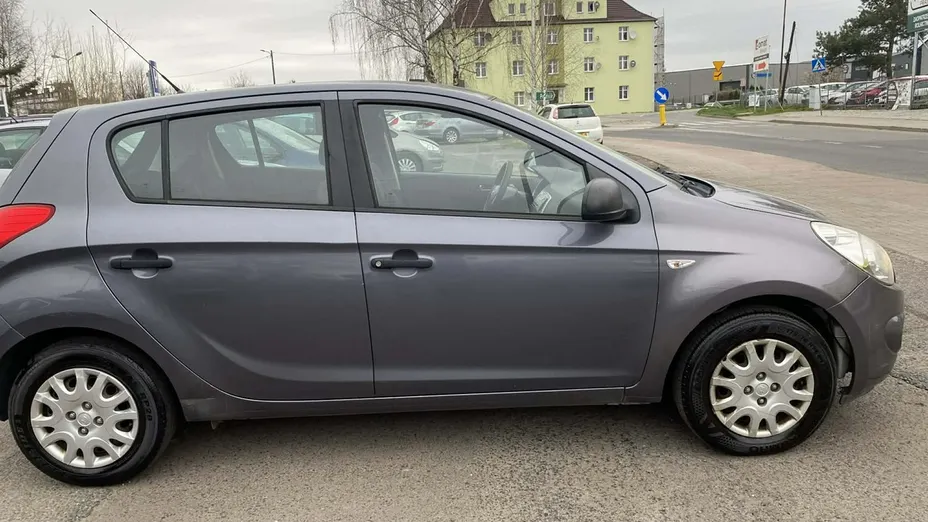 HYUNDAI i20 -