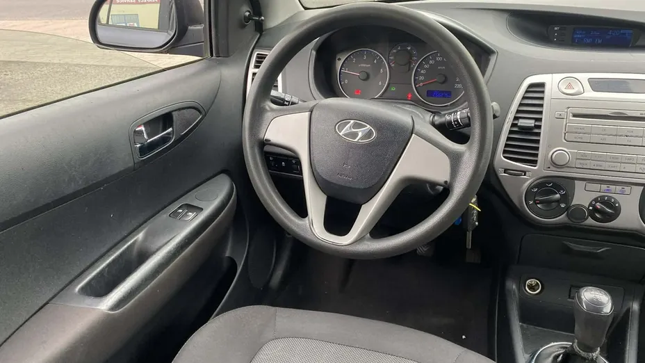 HYUNDAI i20 -