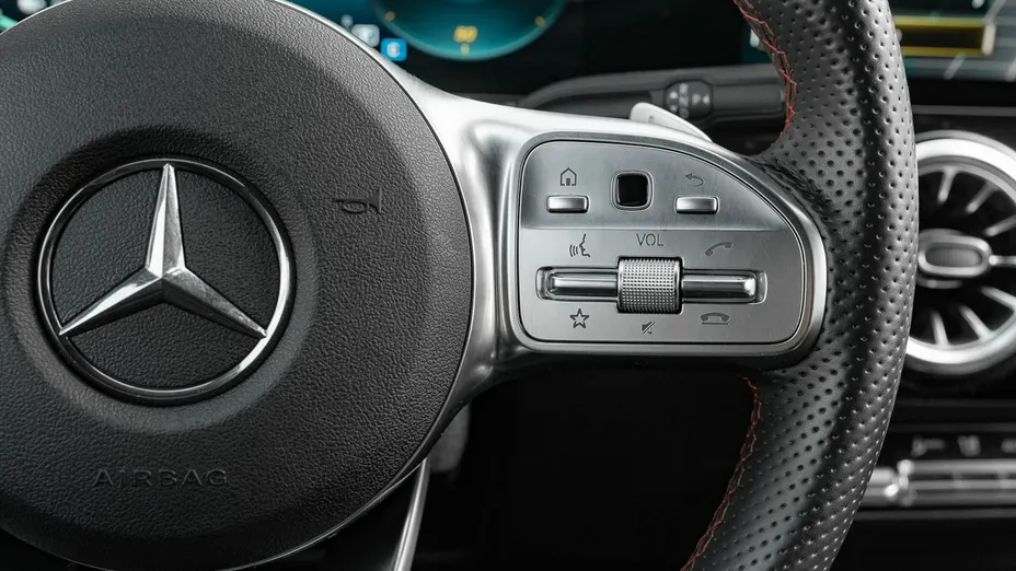 MERCEDES-BENZ EQA -