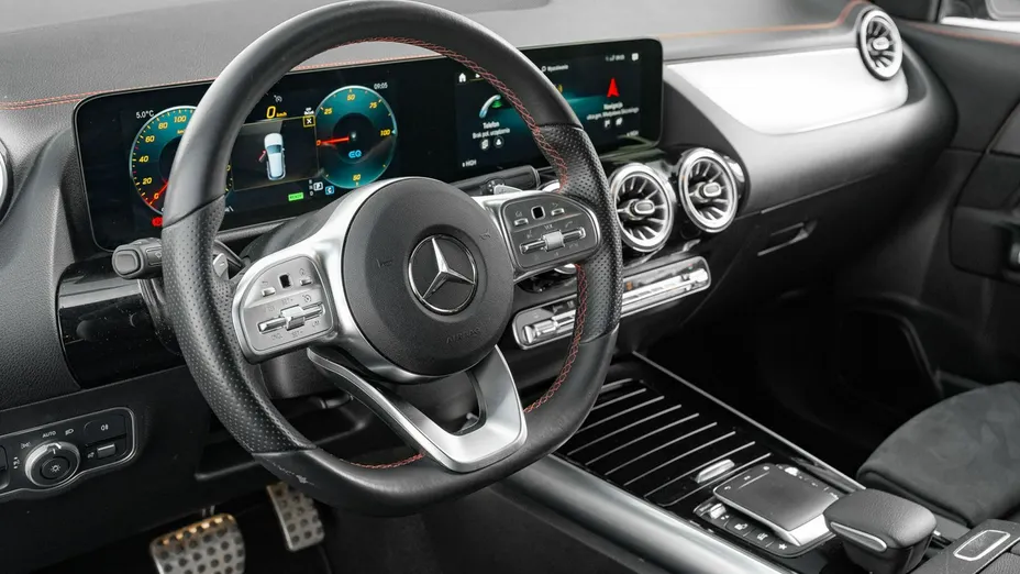MERCEDES-BENZ EQA -