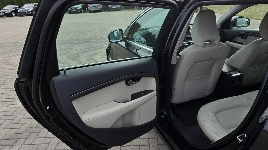 VOLVO V70 -