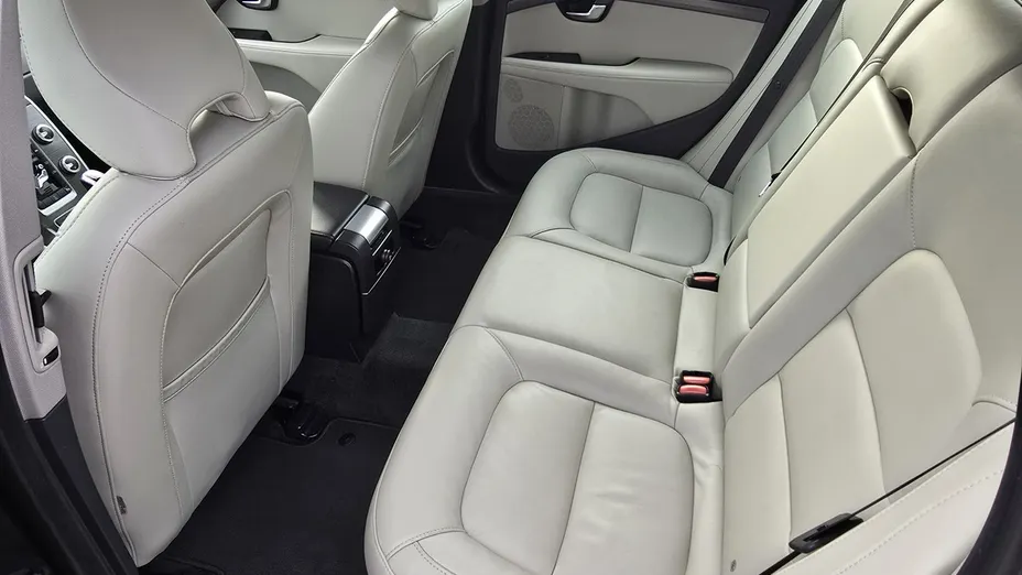 VOLVO V70 -