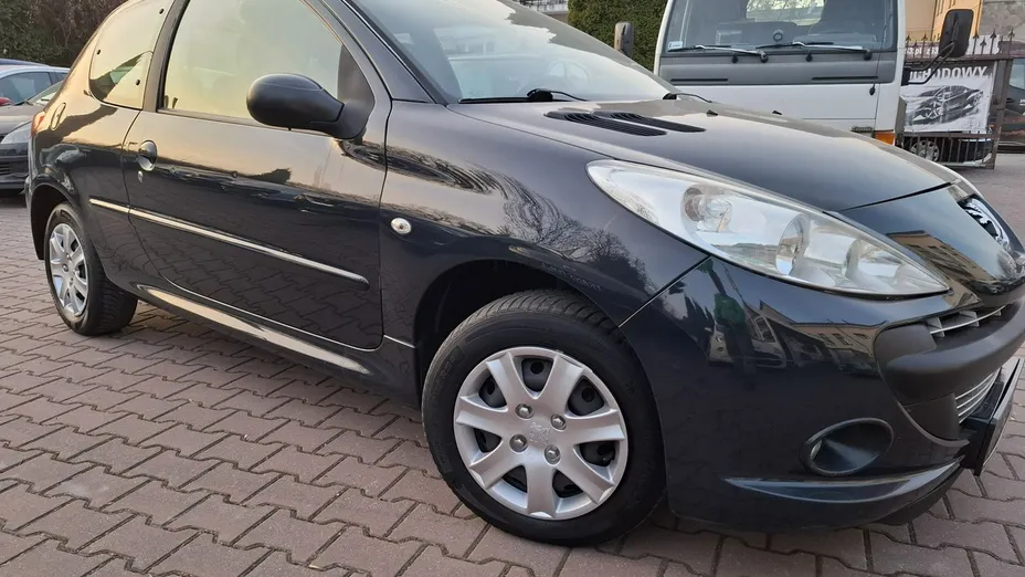 PEUGEOT 206+ -