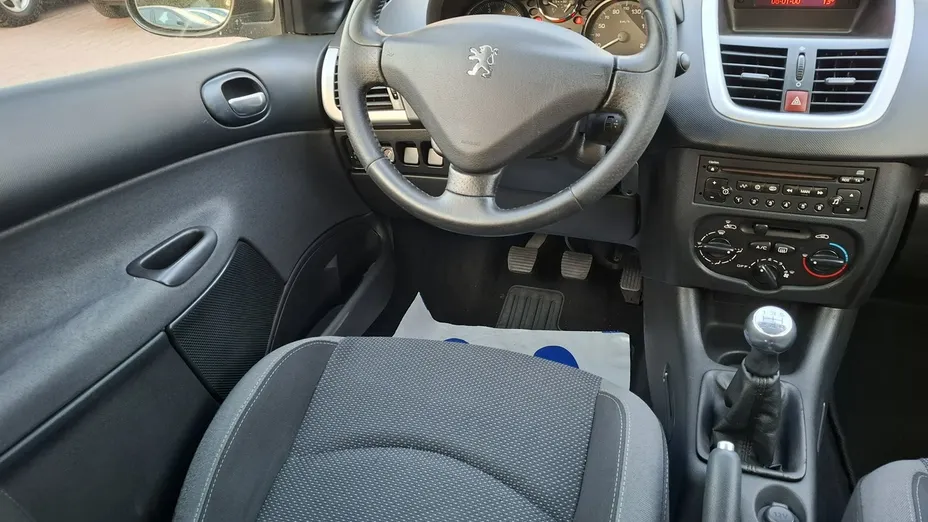PEUGEOT 206+ -
