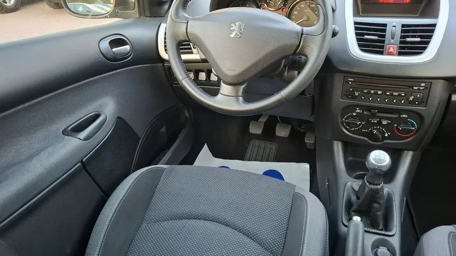 PEUGEOT 206+ -