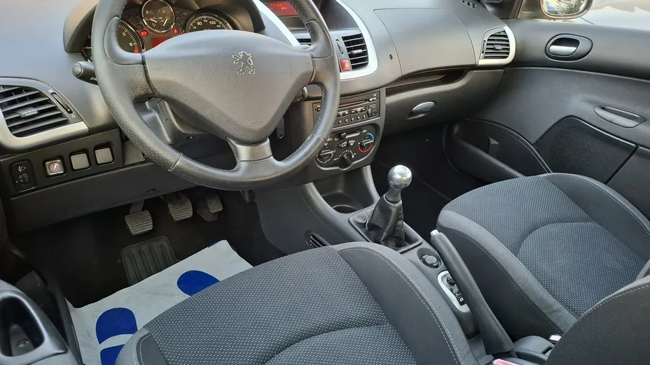 PEUGEOT 206+ -