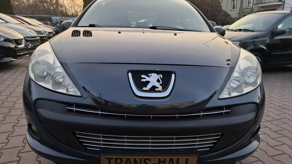 PEUGEOT 206+ -