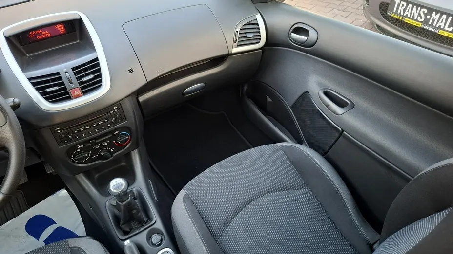 PEUGEOT 206+ -