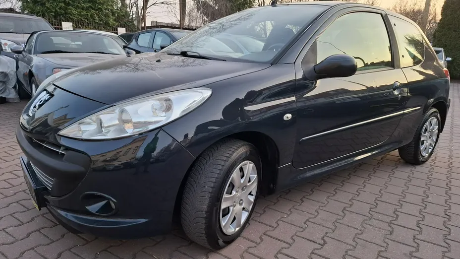 PEUGEOT 206+ -