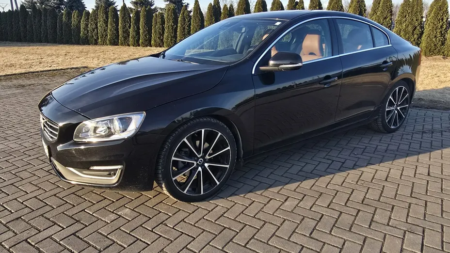 VOLVO S60 -