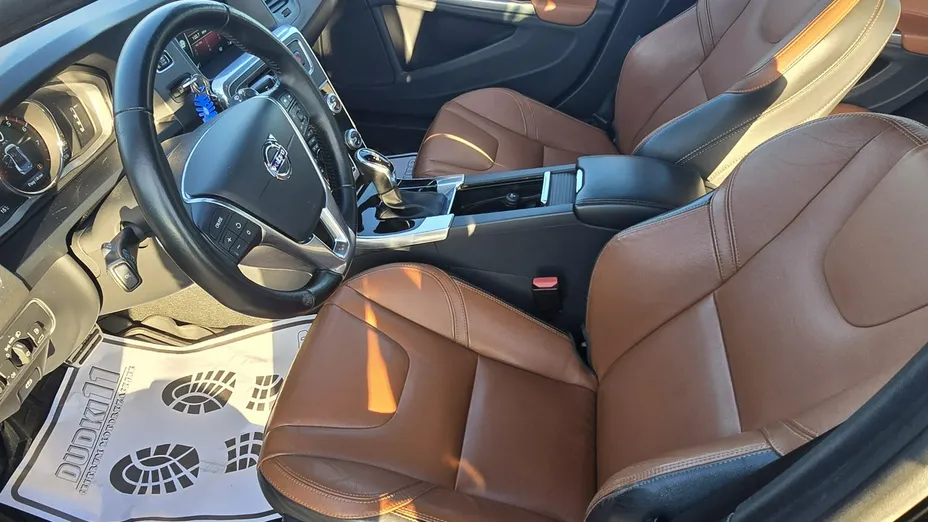 VOLVO S60 -