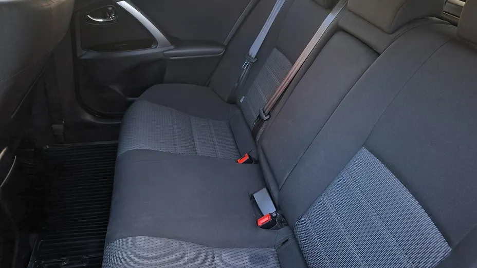 TOYOTA Avensis -