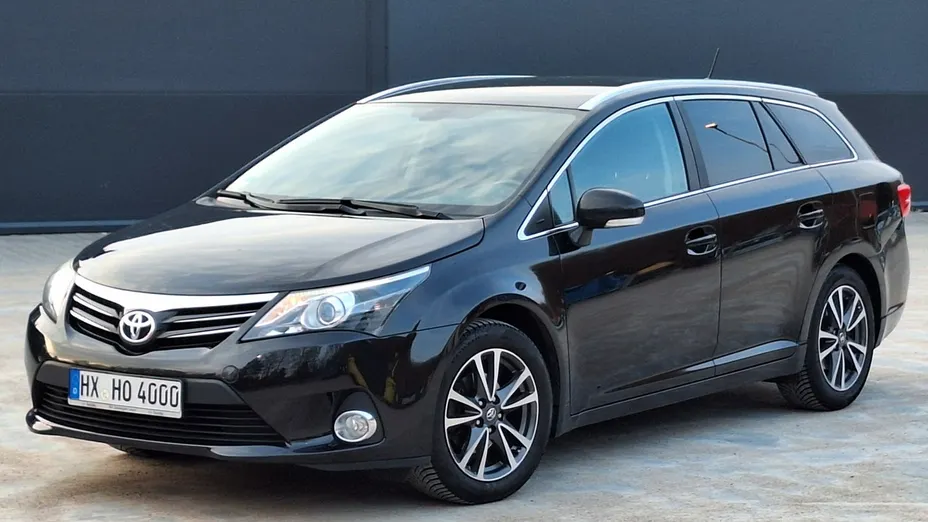 TOYOTA Avensis -