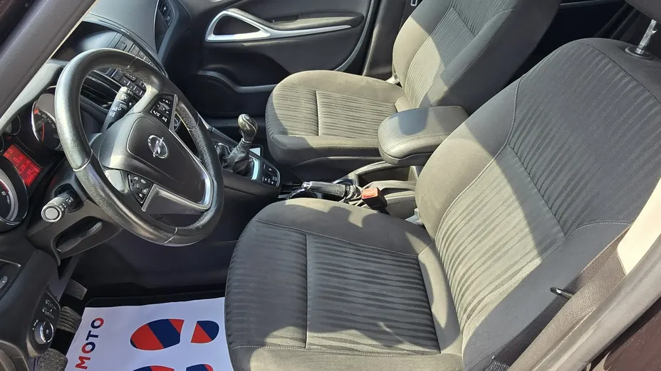 OPEL Zafira -