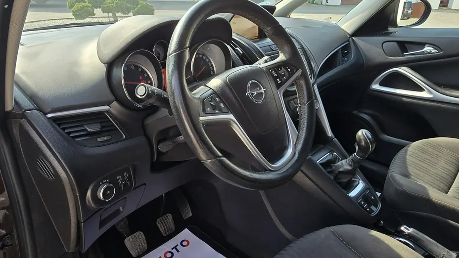 OPEL Zafira -