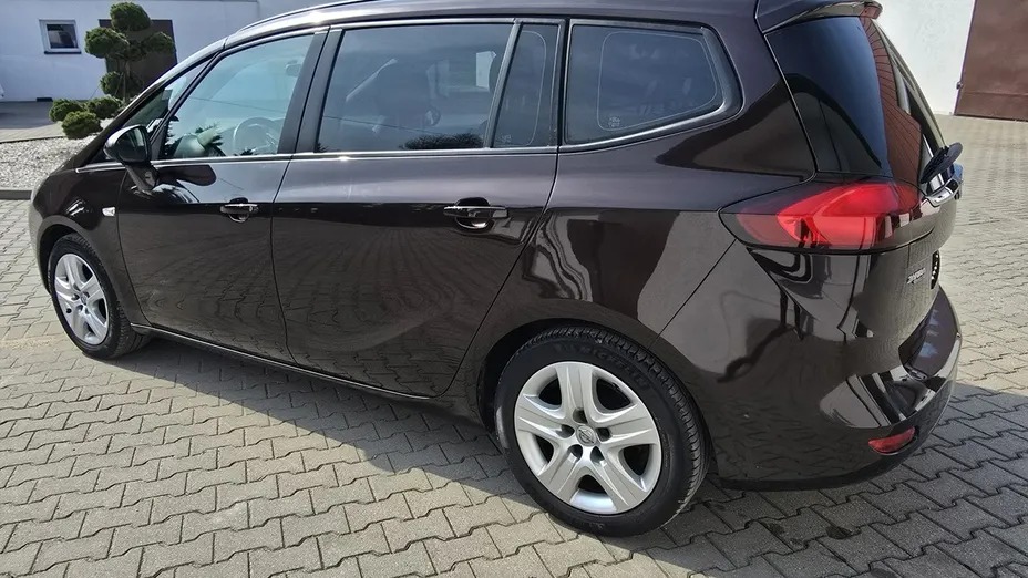 OPEL Zafira -