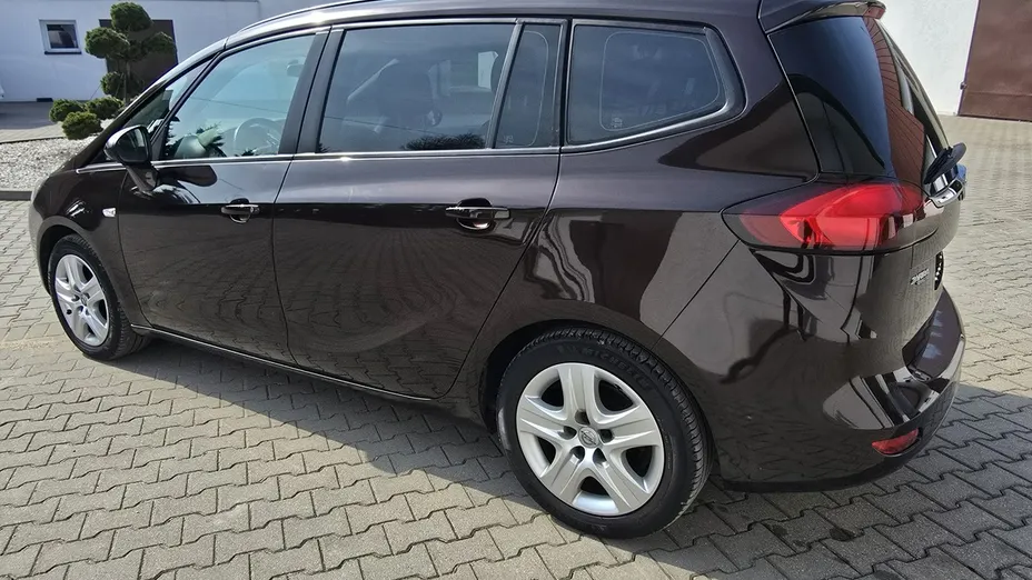 OPEL Zafira -