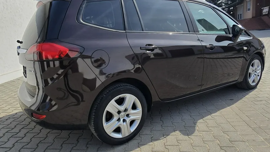 OPEL Zafira -