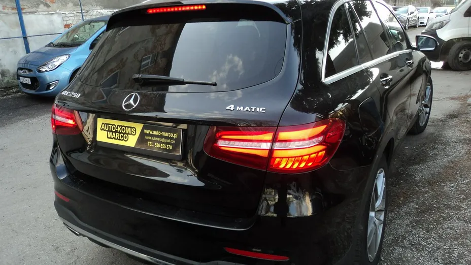 MERCEDES-BENZ GLC -