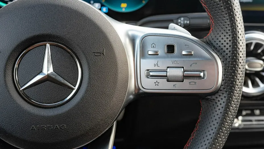 MERCEDES-BENZ EQA -