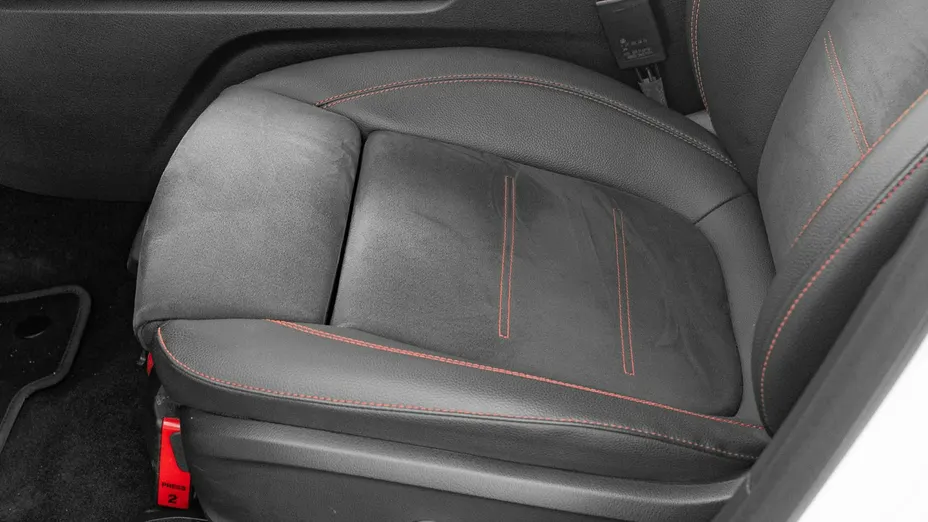 MERCEDES-BENZ EQA -