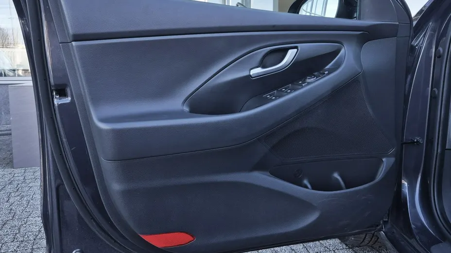 HYUNDAI i30 -