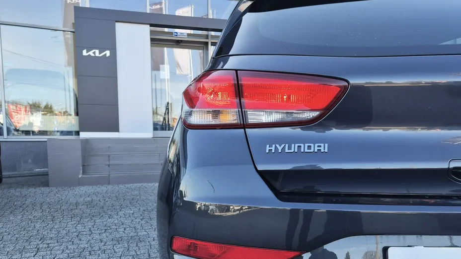 HYUNDAI i30 -