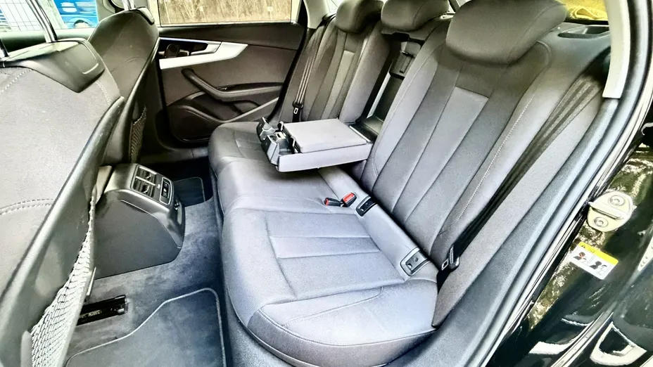 AUDI A4 -