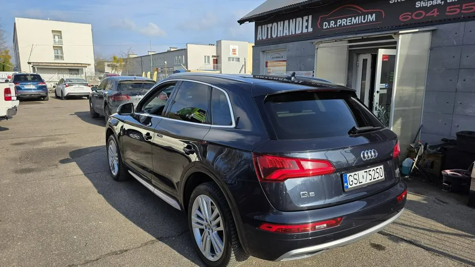 AUDI Q5 -