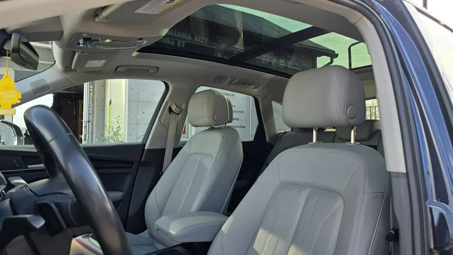 AUDI Q5 -