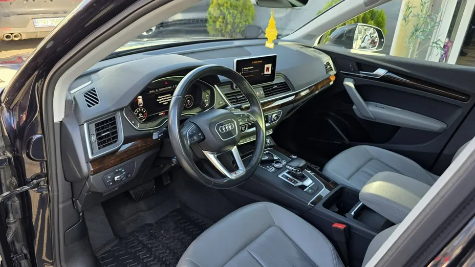 AUDI Q5 -