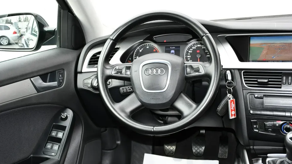 AUDI A4 -