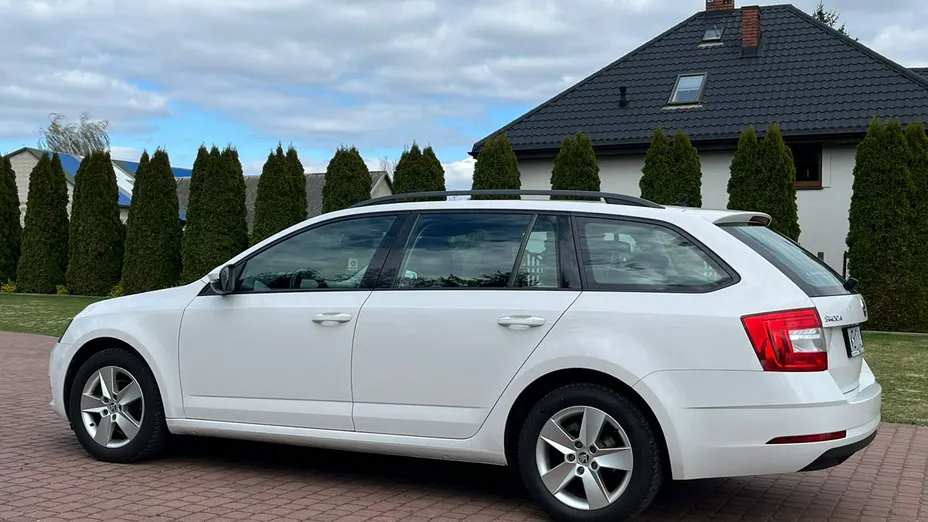 SKODA Octavia -