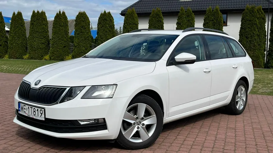 SKODA Octavia -