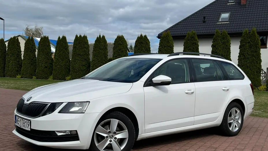 SKODA Octavia -