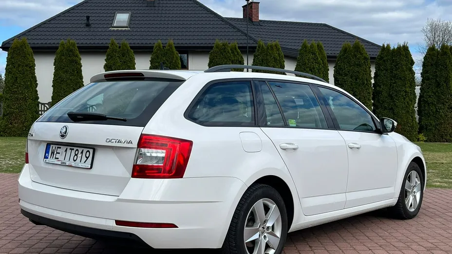 SKODA Octavia -