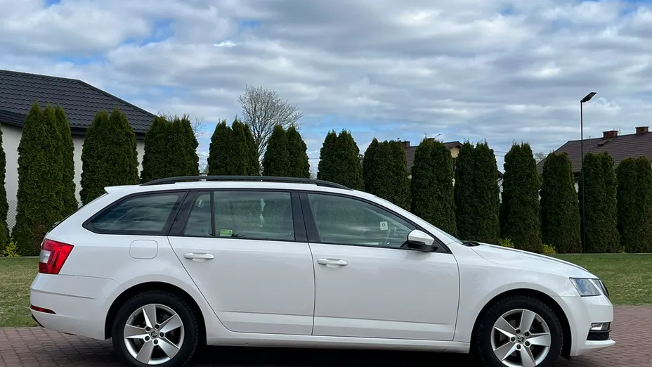 SKODA Octavia -